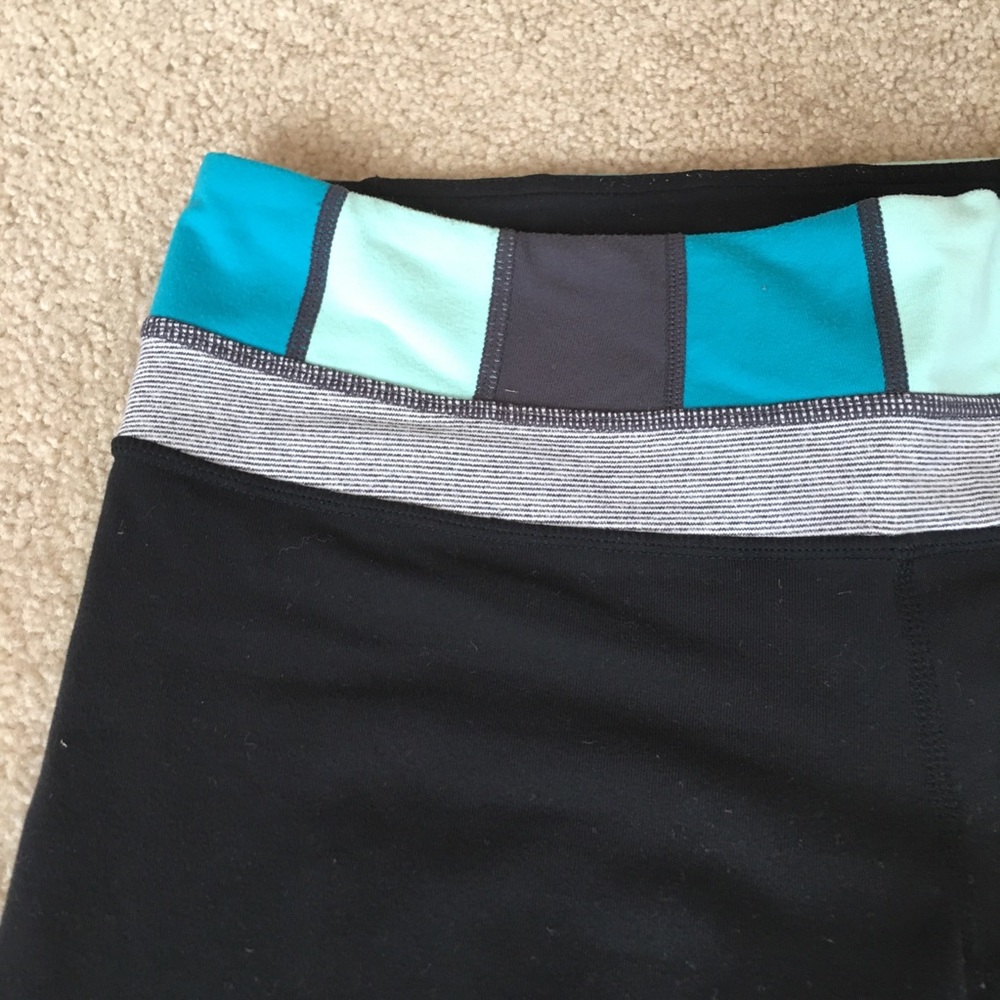 lululemon Multi-Color Block Groove Crop Leggings-6 - Picture 3 of 9